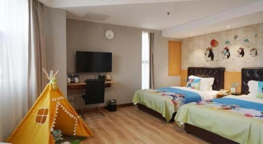 Bed in Xian Empress Hotel