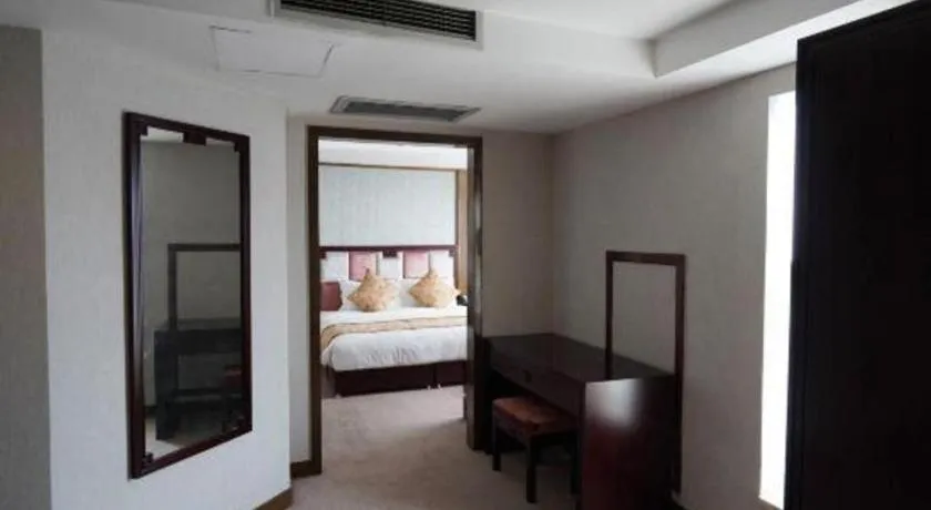 Bed in Xian Empress Hotel