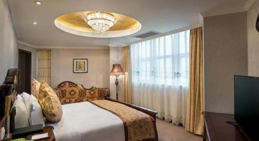 Bed in Xian Empress Hotel