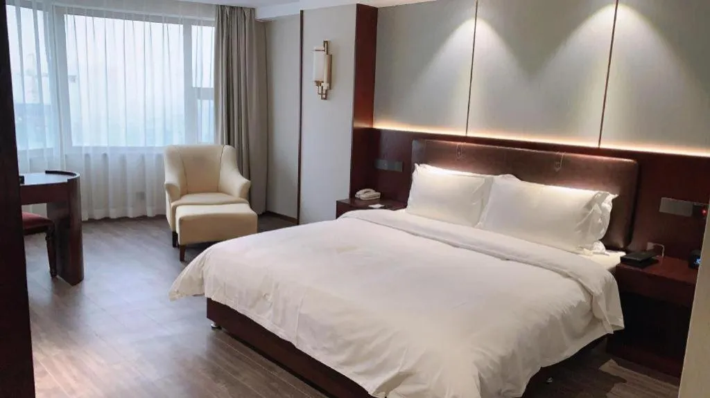 Bed in Xian Empress Hotel