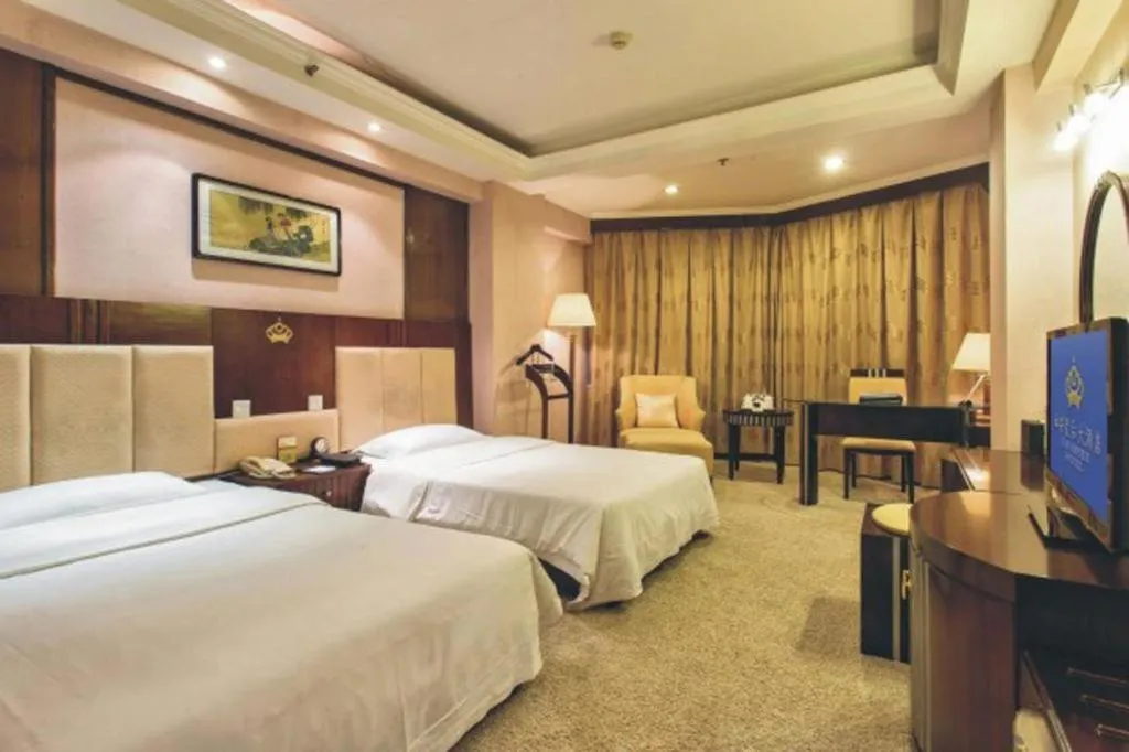 Bed in Xian Empress Hotel