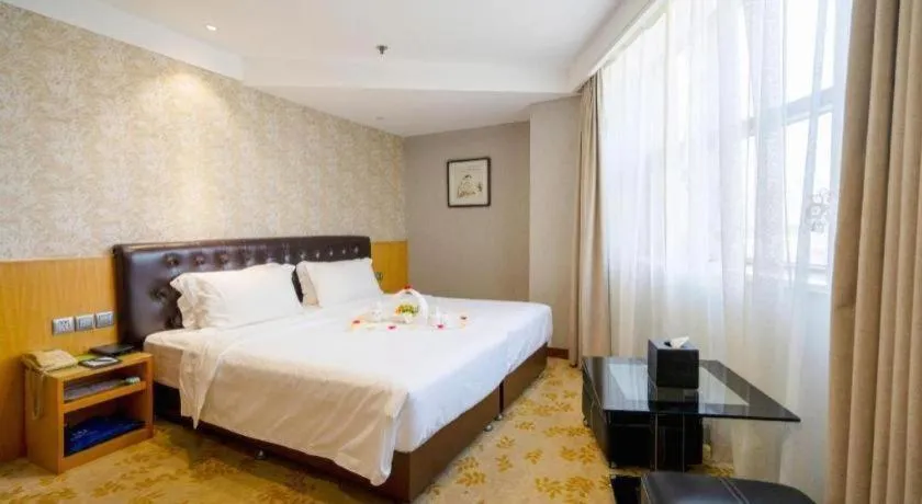 Bed in Xian Empress Hotel