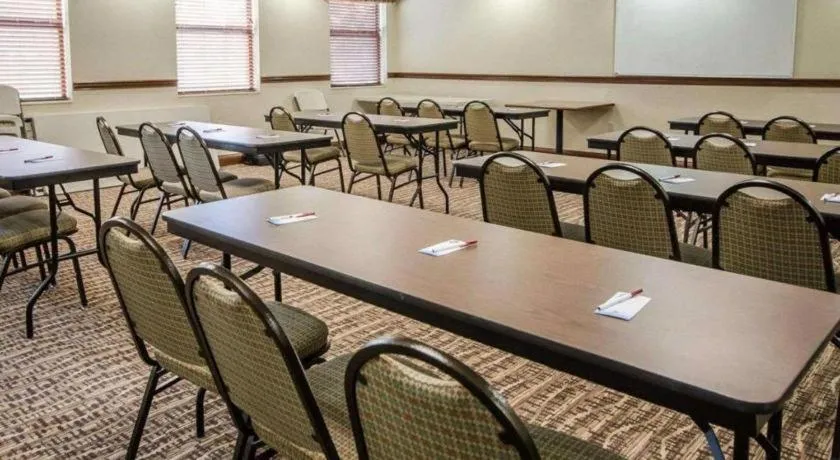 Quality Suites Jeffersonville - Louisville North