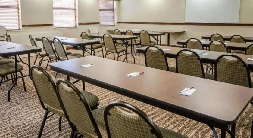 Quality Suites Jeffersonville - Louisville North