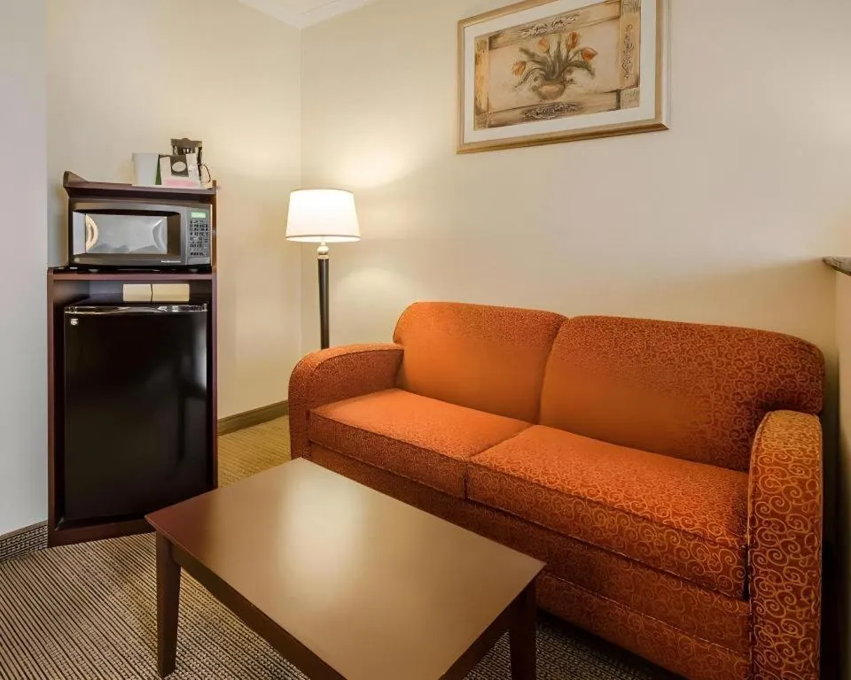 Quality Suites Jeffersonville - Louisville North