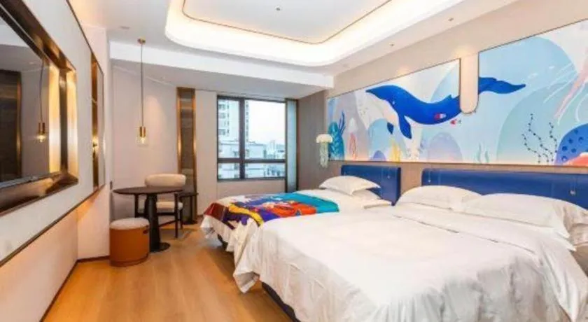 Bed in Fujian Galaxy Garden Hotel