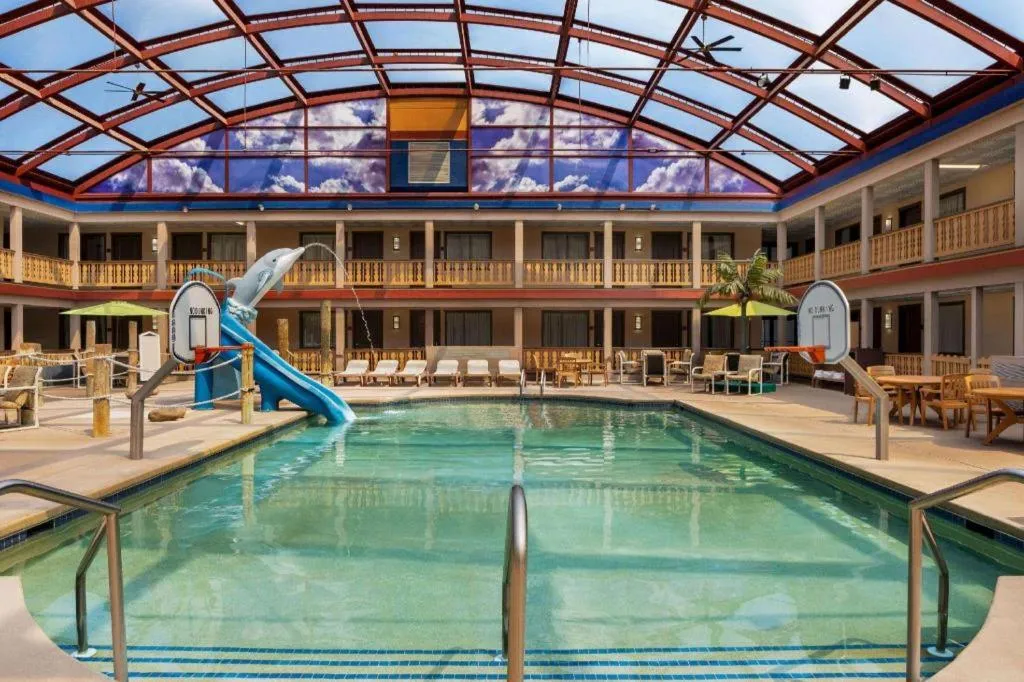 AmericInn by Wyndham La Crosse Riverfront-Conference Center