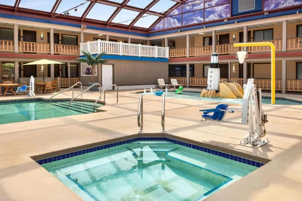 AmericInn by Wyndham La Crosse Riverfront-Conference Center