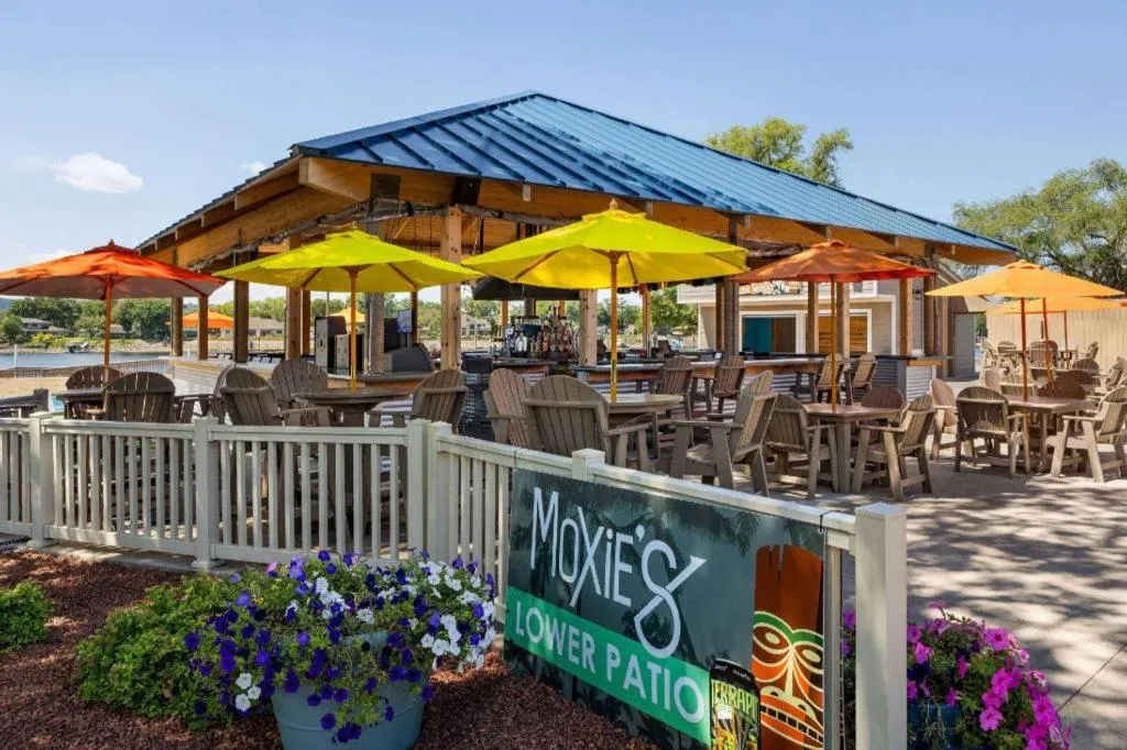 AmericInn by Wyndham La Crosse Riverfront-Conference Center