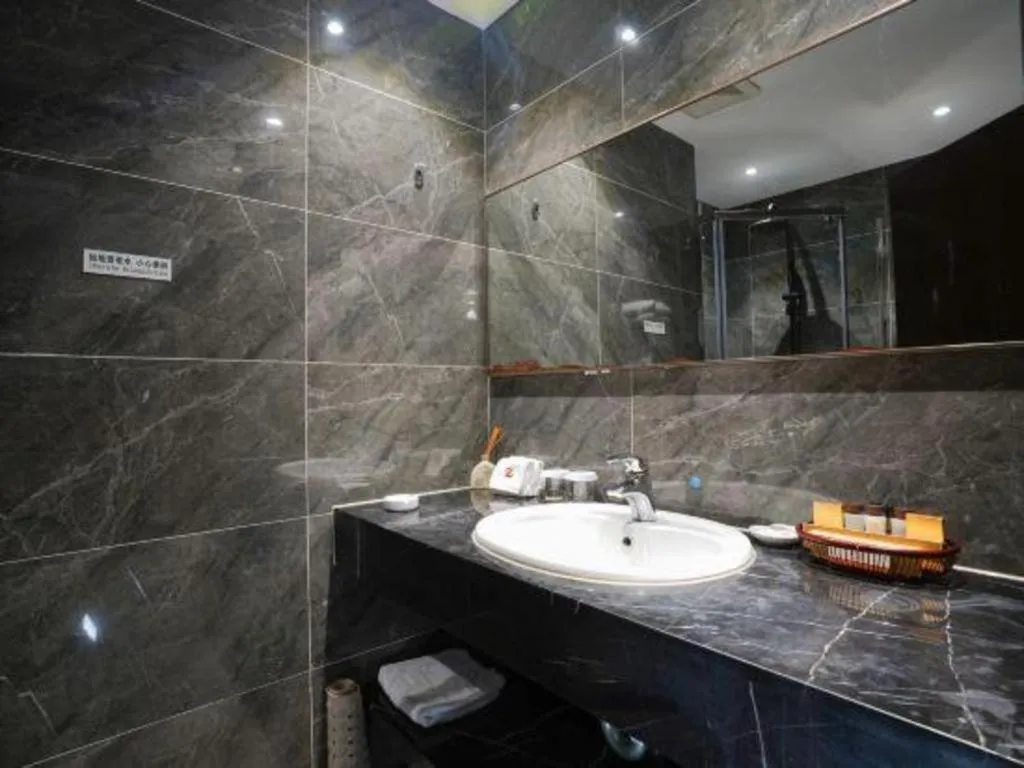 Dandong Rising Zhonglian Hotel