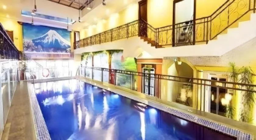 Amos Cozy Hotel Melawai