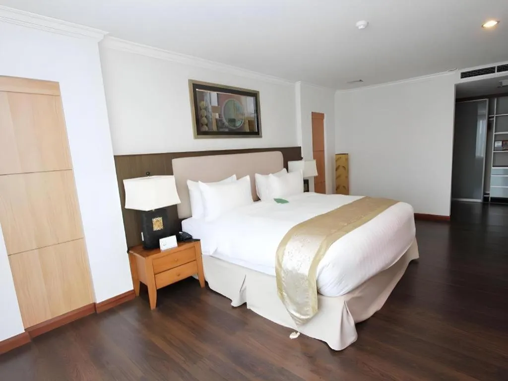Bed in Plaza Sutera Biru Hotel