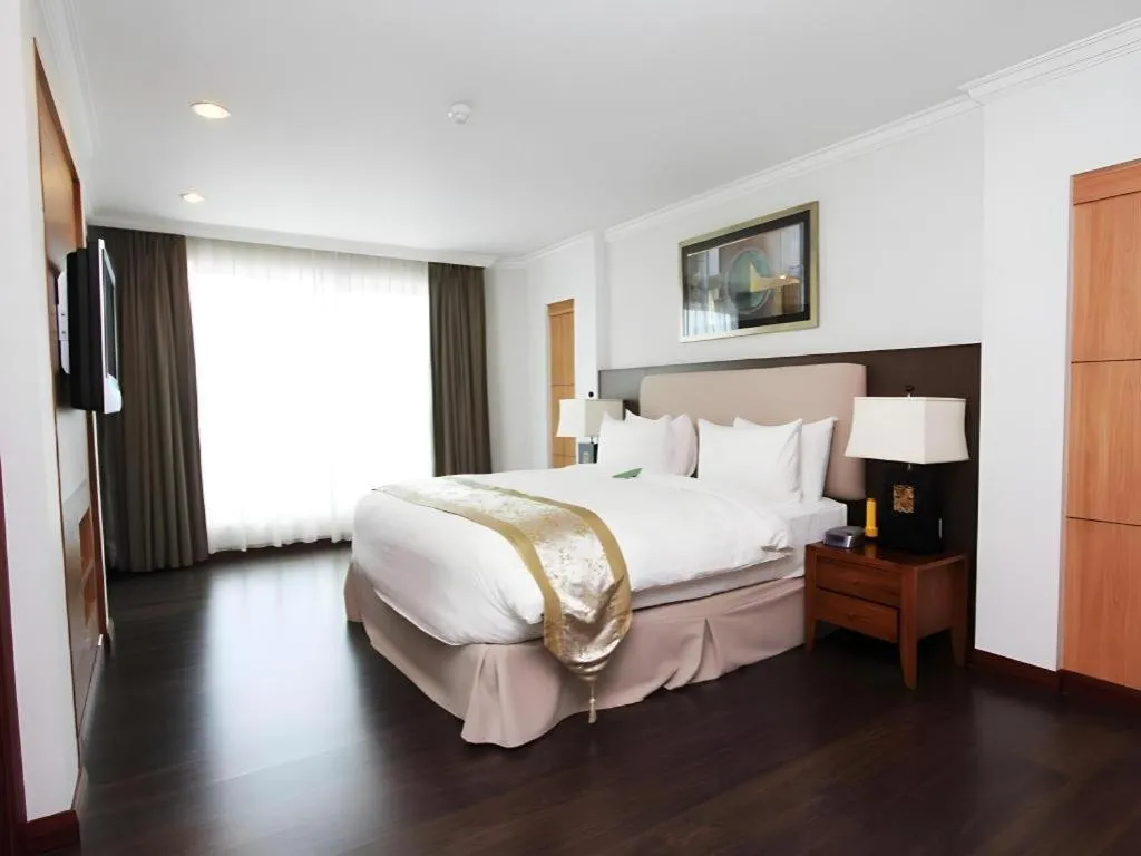 Bed in Plaza Sutera Biru Hotel