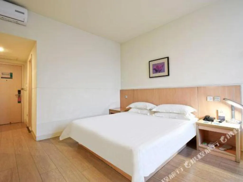 Bed in Jinjiang Inn E'ling Cultural and Creative Second Factory