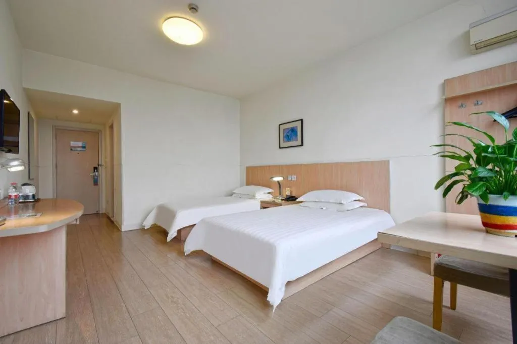 Bed in Jinjiang Inn E'ling Cultural and Creative Second Factory