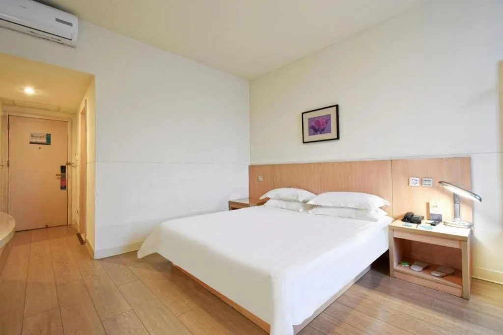 Bed in Jinjiang Inn E'ling Cultural and Creative Second Factory