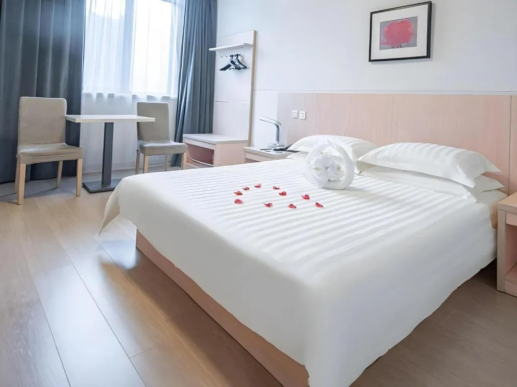 Bed in Jinjiang Inn E'ling Cultural and Creative Second Factory