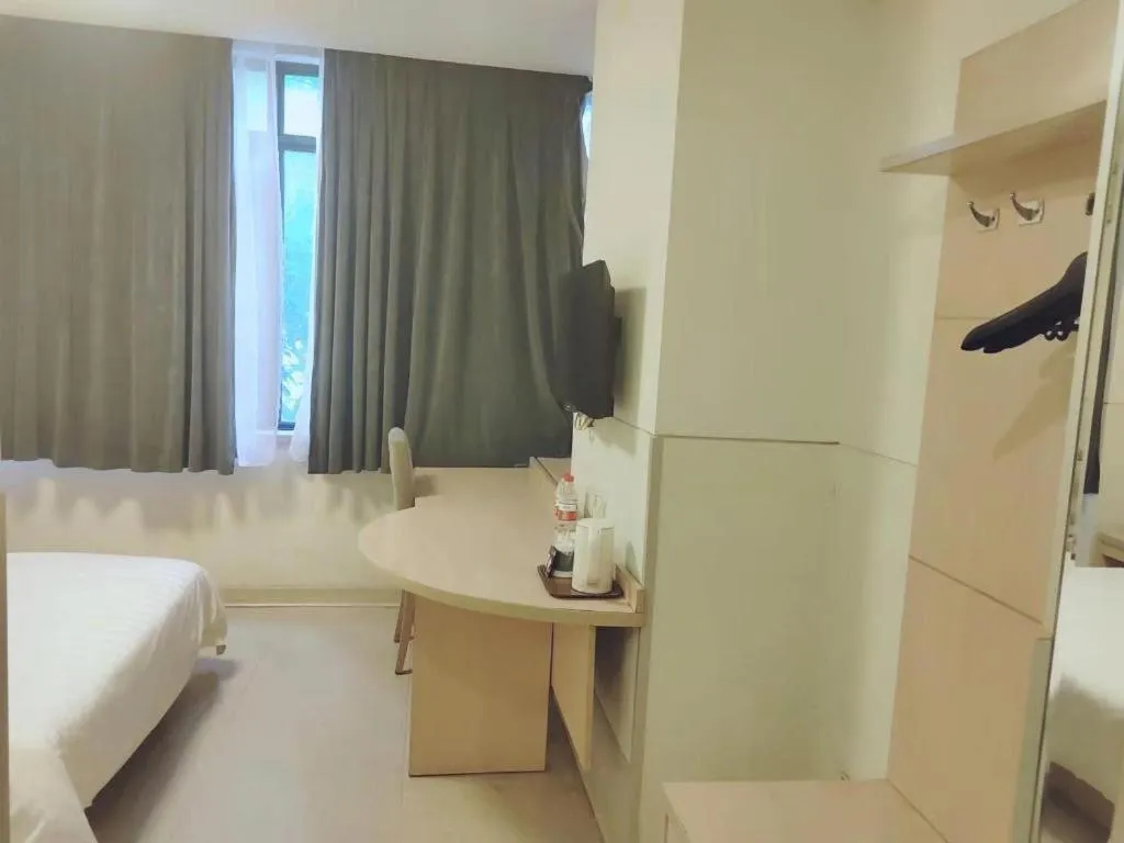 Bed in Jinjiang Inn E'ling Cultural and Creative Second Factory