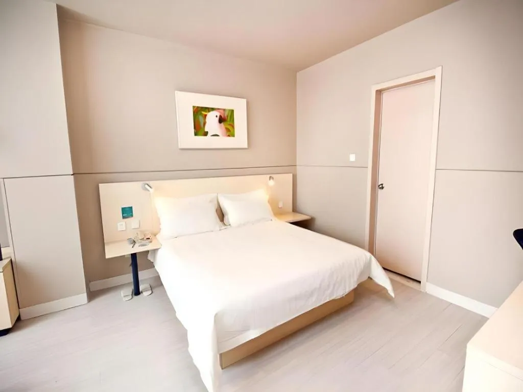 Bed in Jinjiang Inn E'ling Cultural and Creative Second Factory