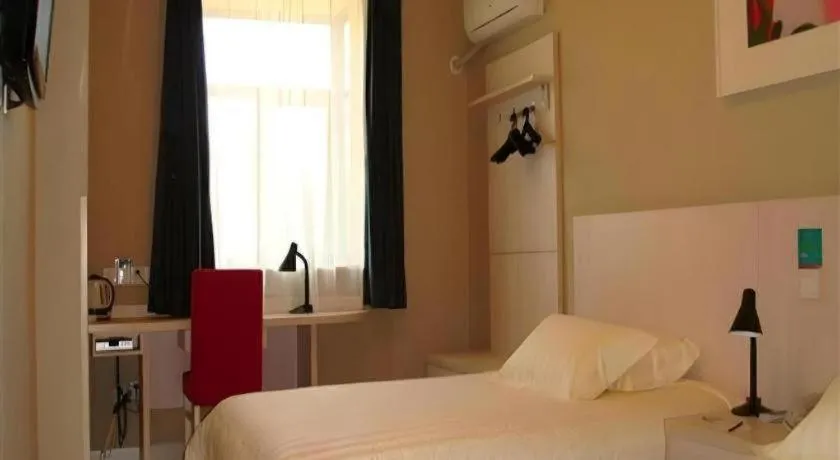 Bed in Jinjiang Inn E'ling Cultural and Creative Second Factory