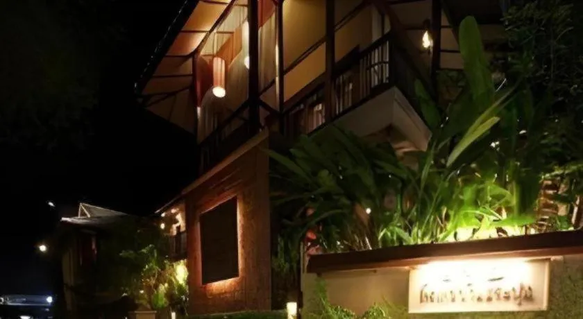 Baan Lapoon Hotel