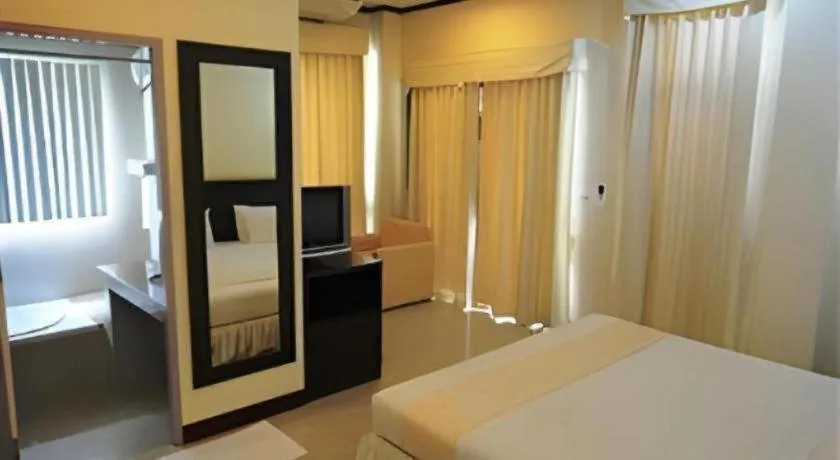 Bed in Kasem Garden Hotel Surin