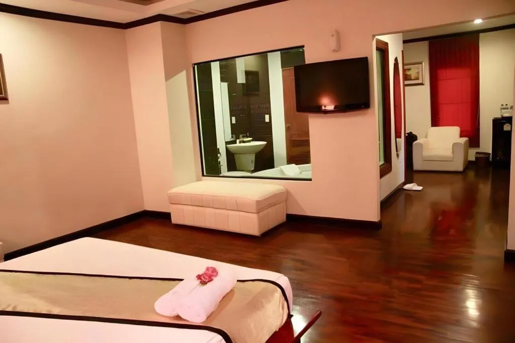 Bed in Cheuang Vanavong 2