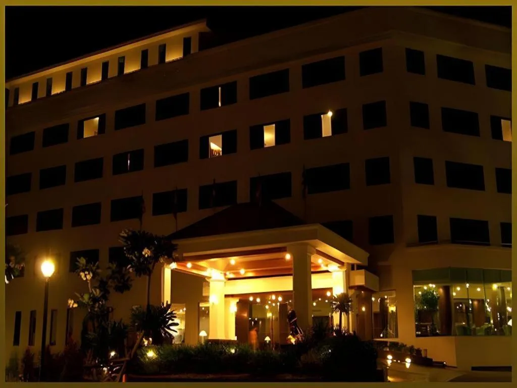 Sri U-Thong Grand Hotel