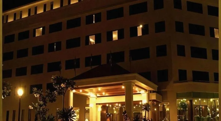 Sri U-Thong Grand Hotel