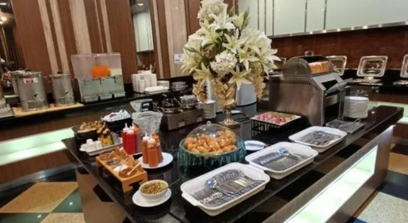 Sri U-Thong Grand Hotel