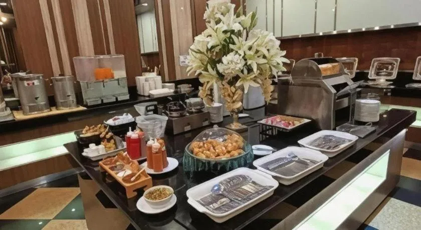 Sri U-Thong Grand Hotel