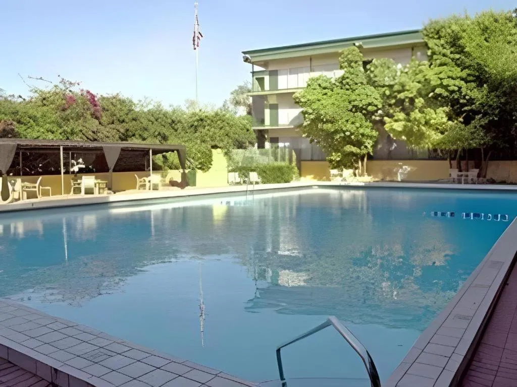 Magnuson Grand Conference Hotel