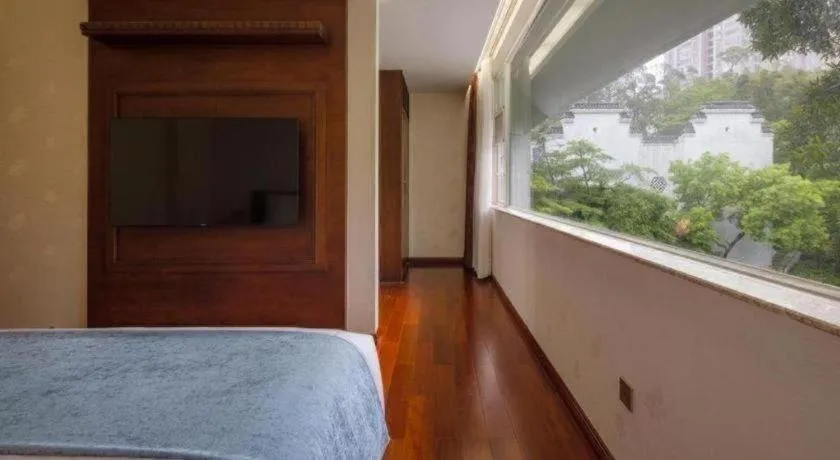 Bed in Nanhai Oil Hotel