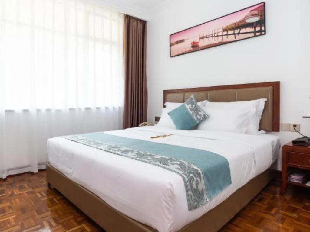 Bed in Nanhai Oil Hotel