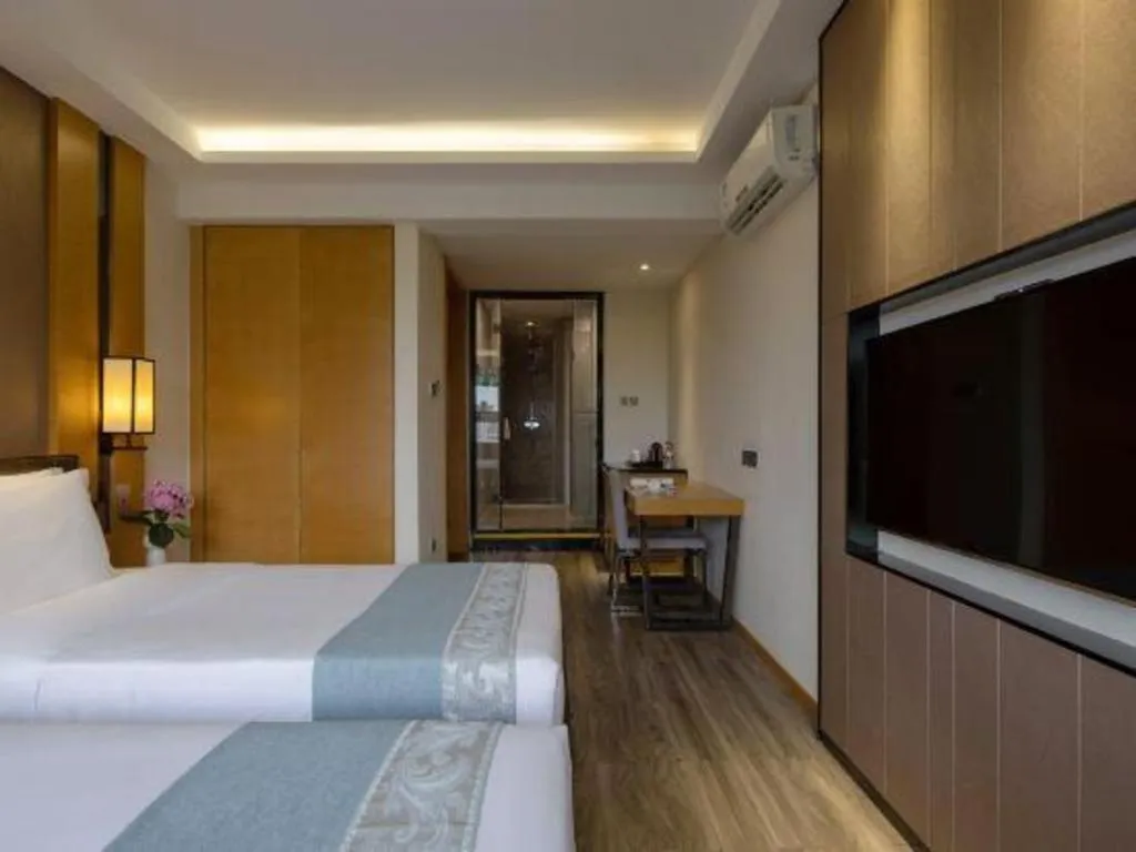 Bed in Nanhai Oil Hotel