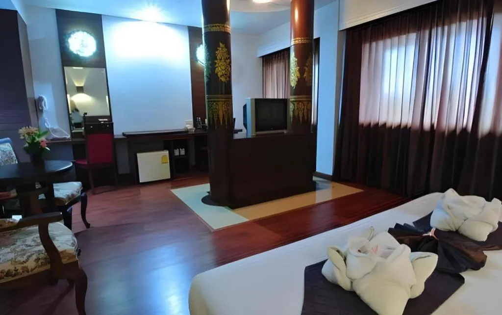 Bed in The Ligor City Hotel