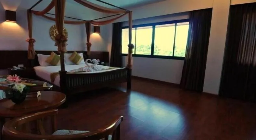 Bed in The Ligor City Hotel