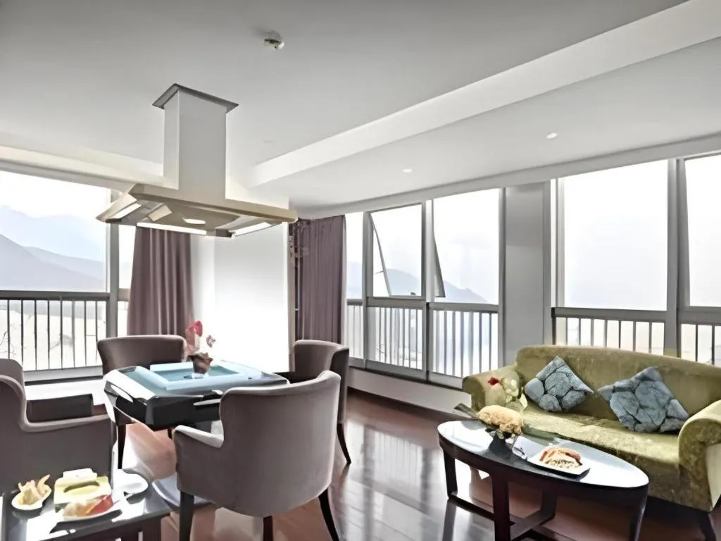 Jiande Peninsula Kaihao Hotel