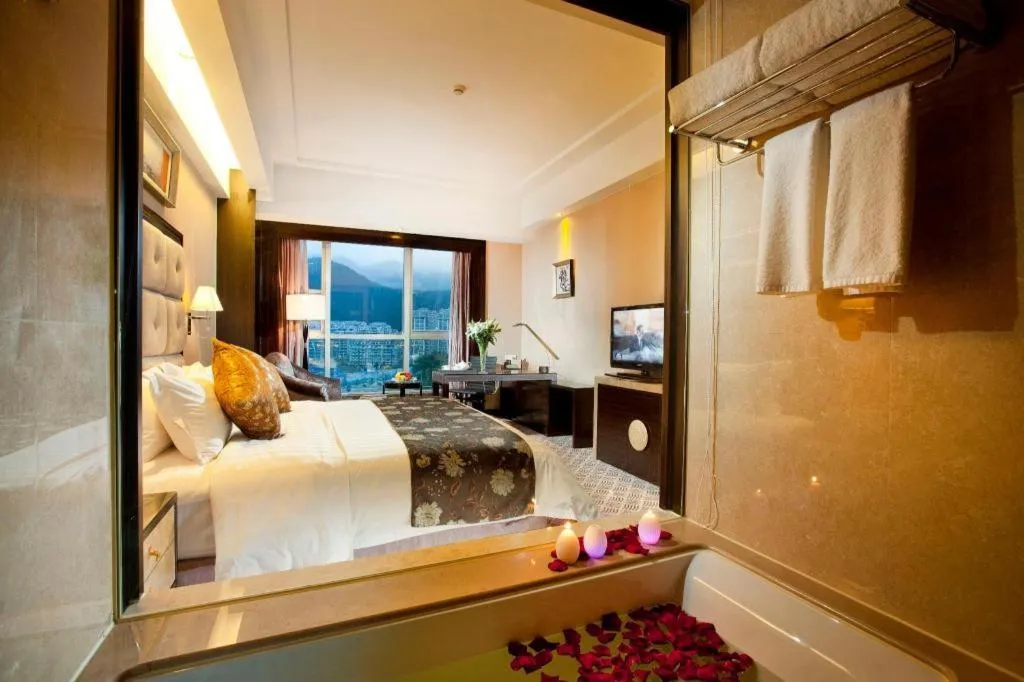 Bed in Jiande Peninsula Kaihao Hotel