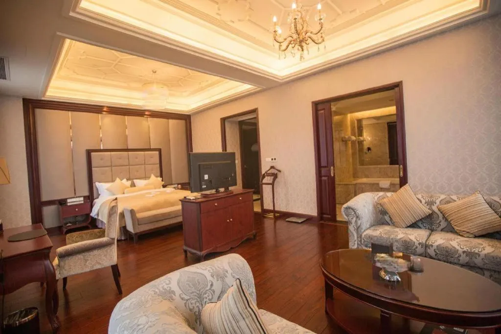 Bed in Jiande Peninsula Kaihao Hotel