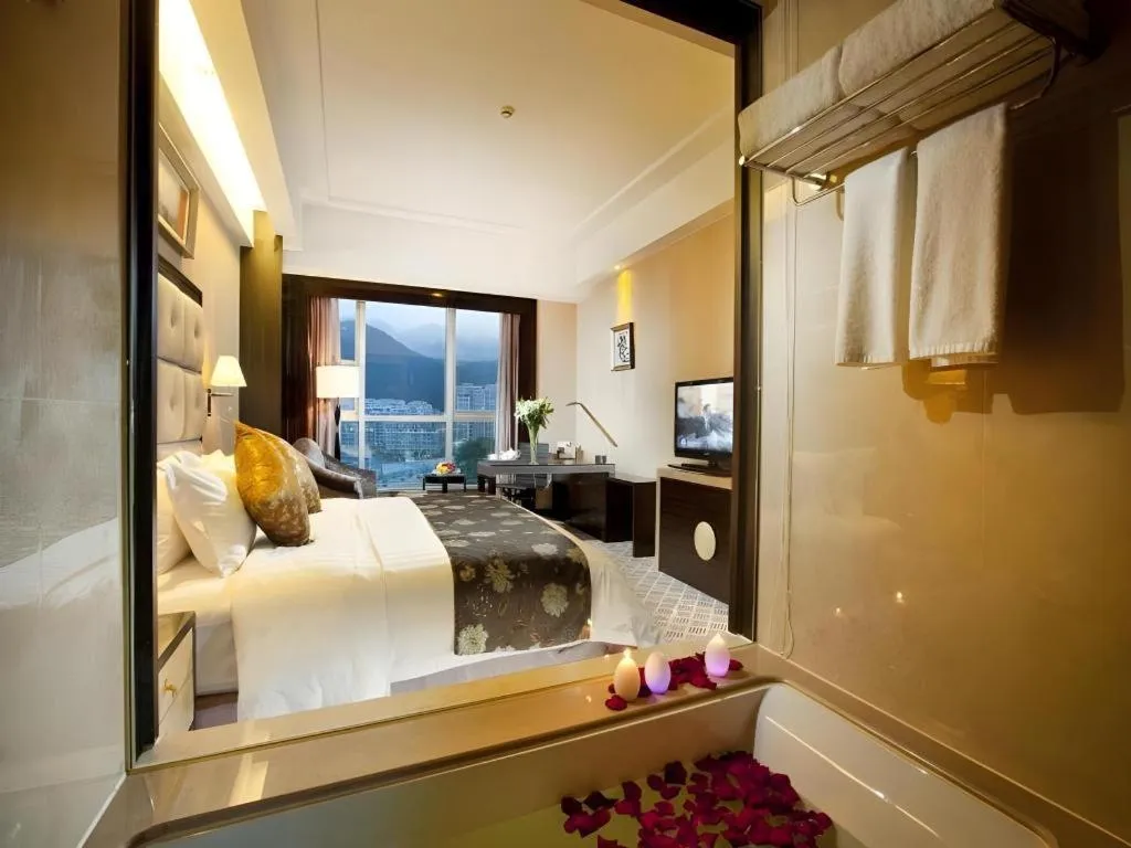 Bed in Jiande Peninsula Kaihao Hotel