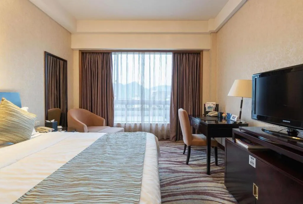 Bed in Jiande Peninsula Kaihao Hotel