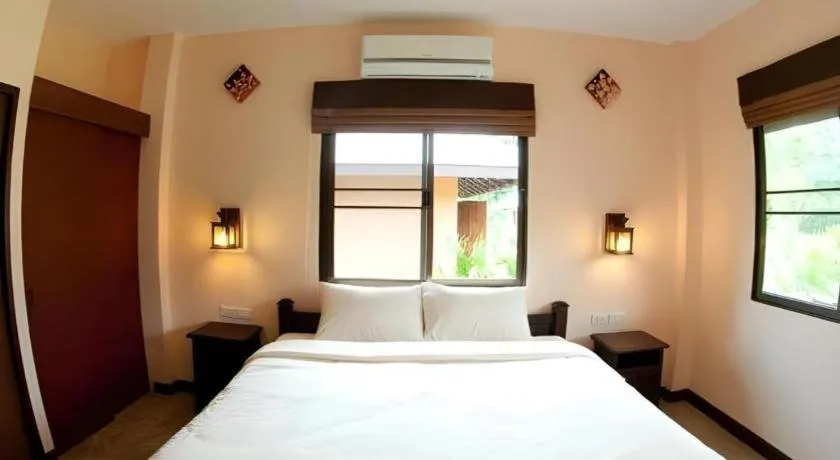 Bed in Monn Phu Phrai