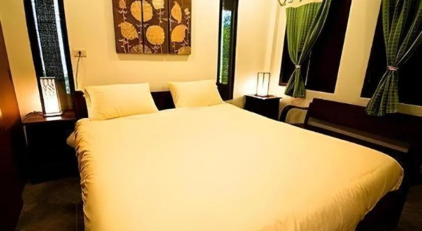 Bed in Monn Phu Phrai