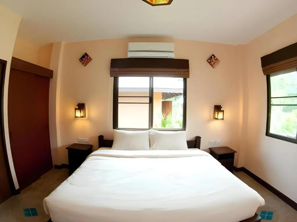 Bed in Monn Phu Phrai