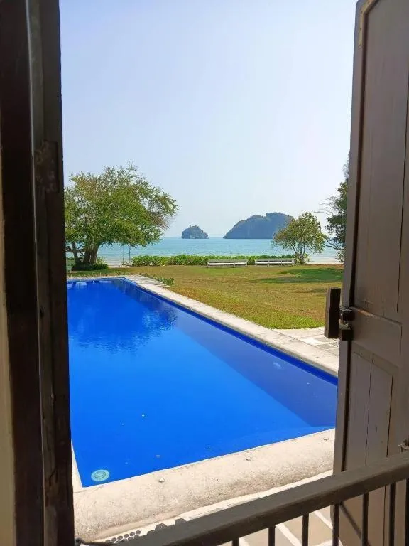 Brassiere Beach Hotel