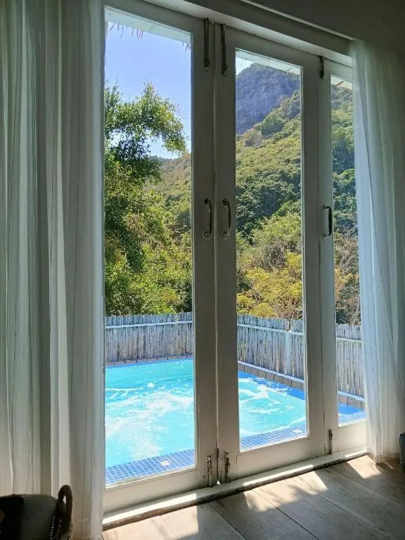 Brassiere Beach Hotel