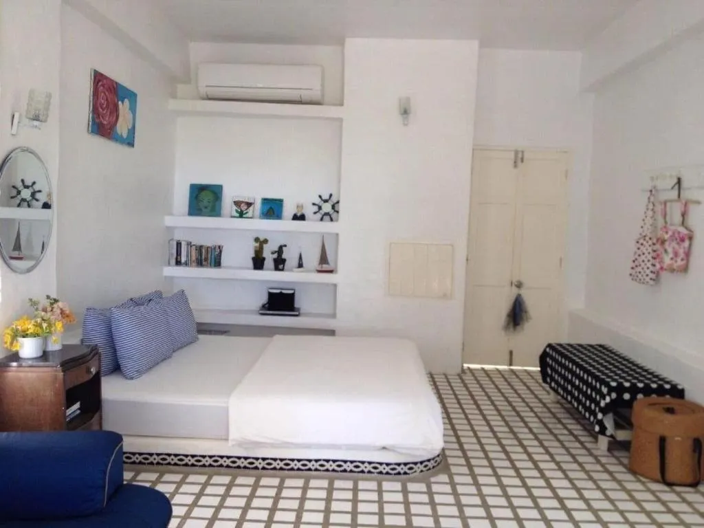 Brassiere Beach Hotel