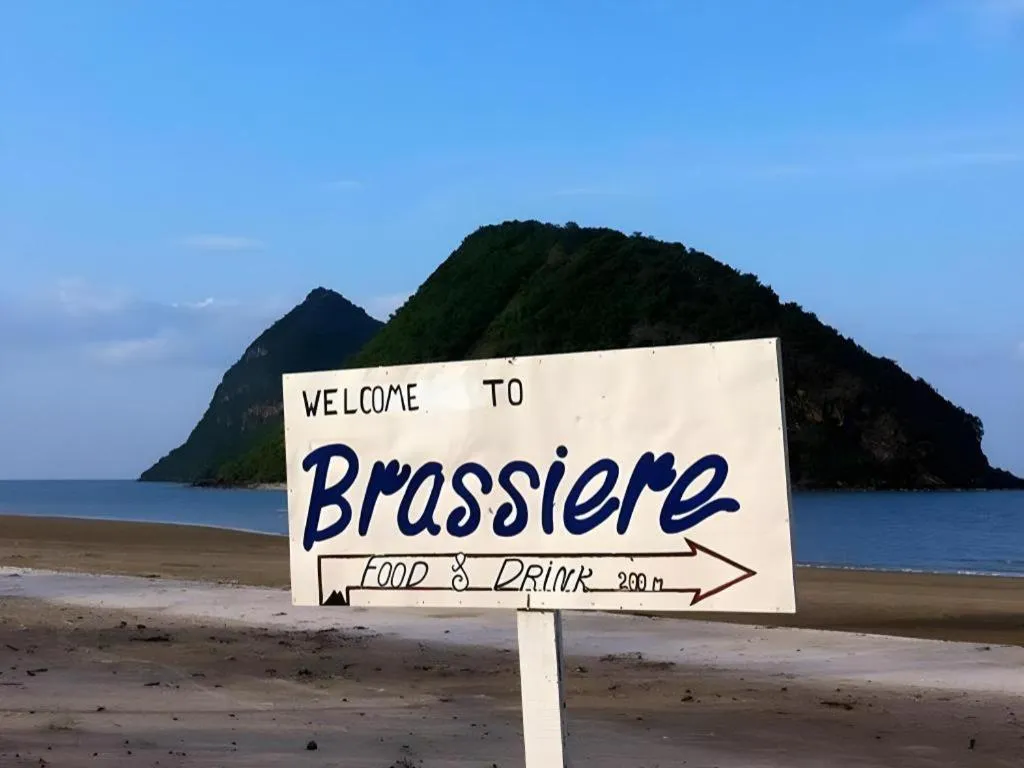 Brassiere Beach Hotel