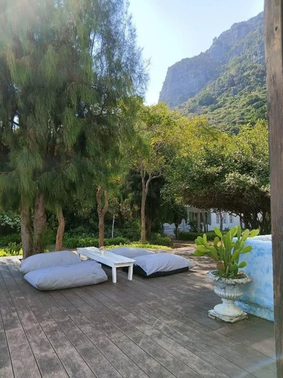 Brassiere Beach Hotel